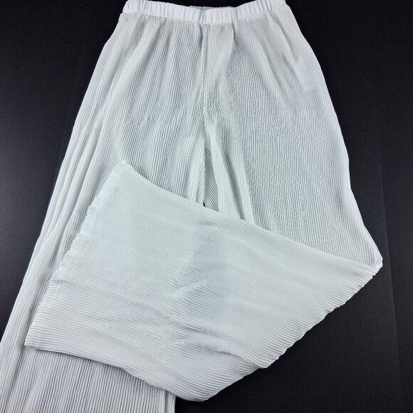 PrettyLittleThing Oversized Wide Leg Crinkle Pant Women's Size 8 White Chiffon - Picture 1 of 7